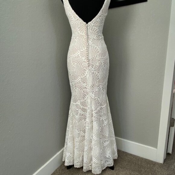 VOWD Compass Plunging Mermaid White Lace Wedding Dress Sz XS - Picture 8 of 16